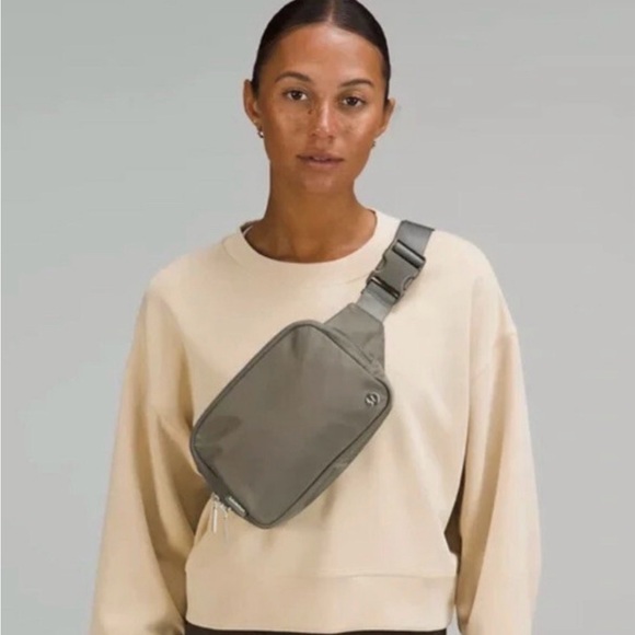 lululemon athletica Handbags - Lululemon unisex waist / sling bag. Super mint condition.NWOT.